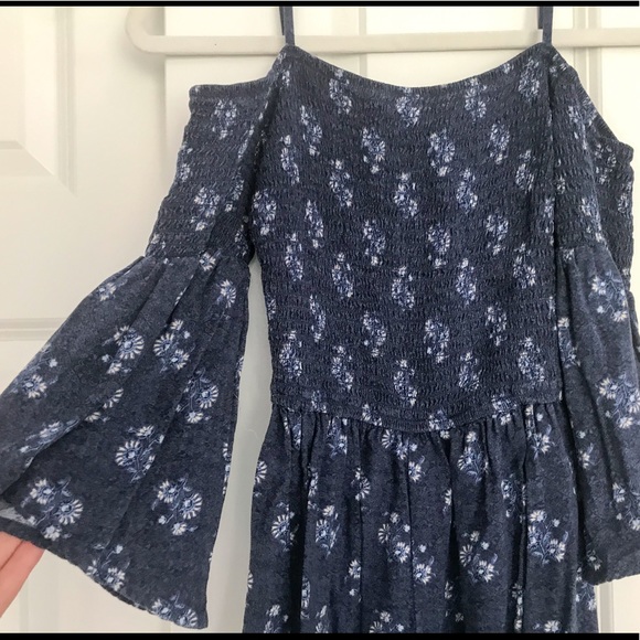 Flawless Hollister Romper - Picture 2 of 4